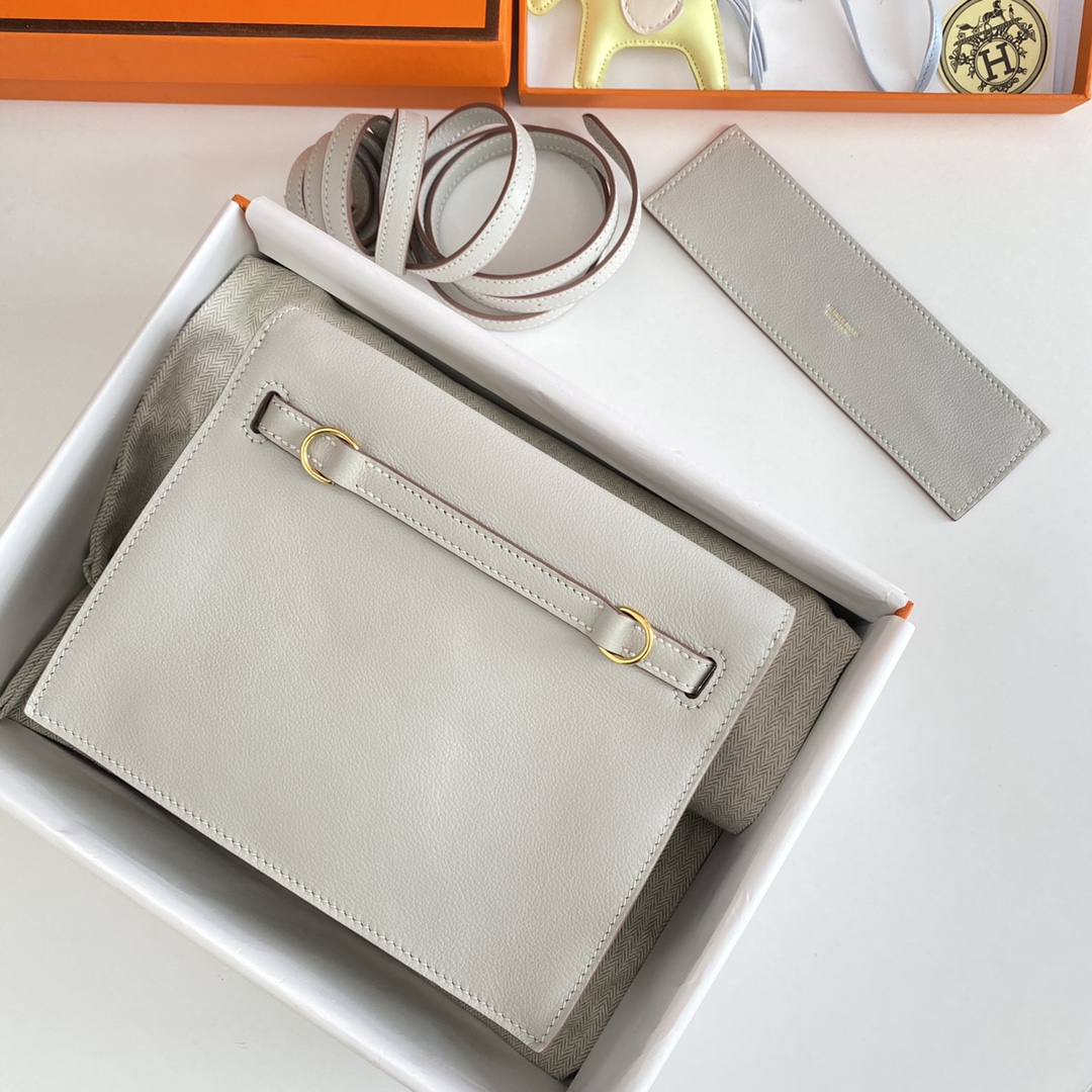 Hermes Kelly Danse Evercolor Bag In Pearl Grey Color